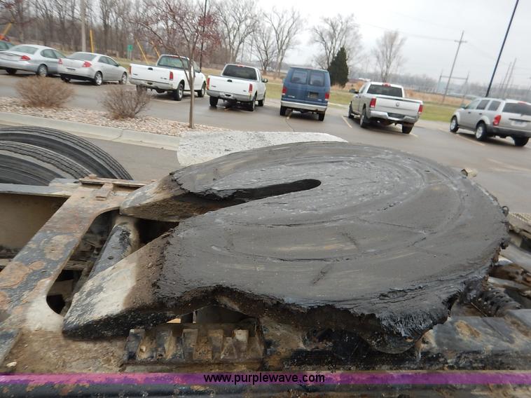 image for item K7320 2004 Mack CH613 semi truck