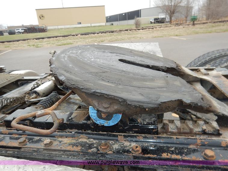 image for item K7320 2004 Mack CH613 semi truck