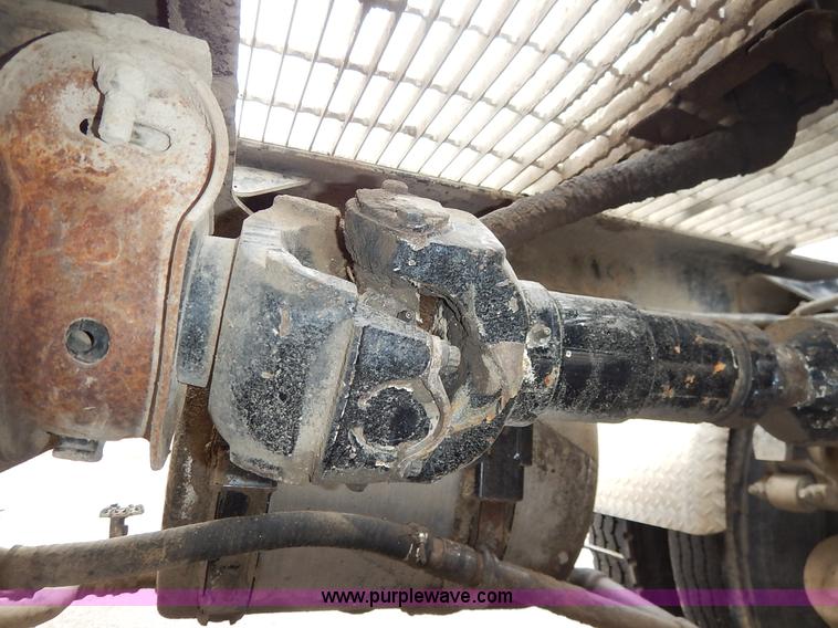 image for item K7320 2004 Mack CH613 semi truck