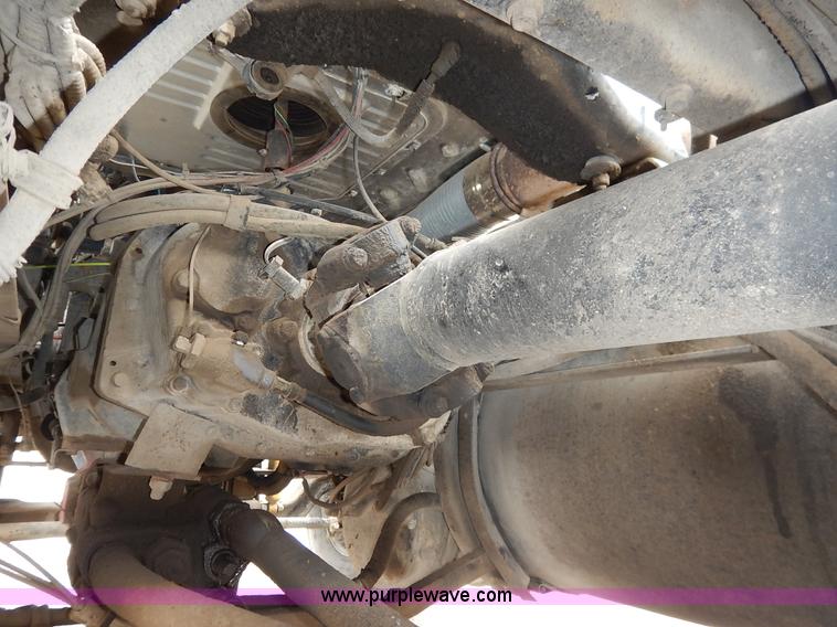 image for item K7320 2004 Mack CH613 semi truck