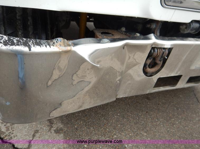 image for item K7320 2004 Mack CH613 semi truck