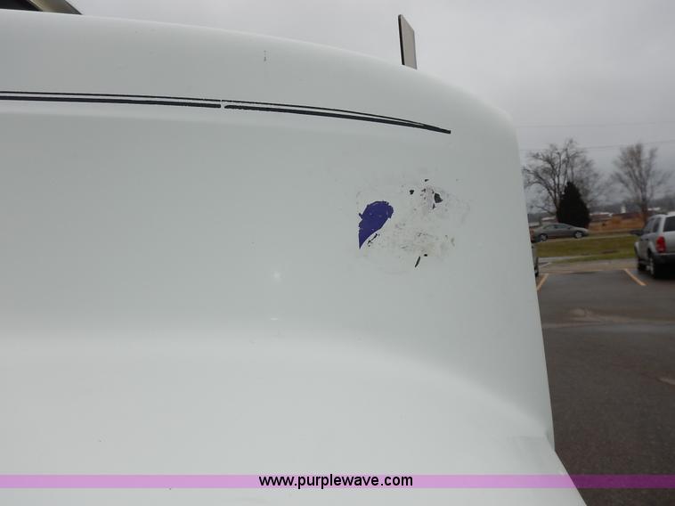 image for item K7320 2004 Mack CH613 semi truck