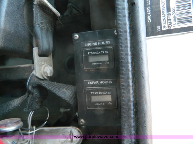 image for item K8011 2005 International 9400i Eagle semi truck