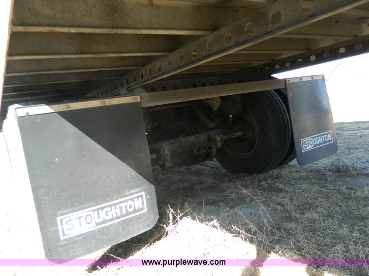 image for item K8012 2006 Stoughton dry van trailer