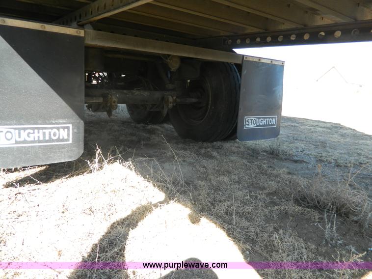 image for item K8012 2006 Stoughton dry van trailer