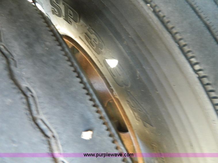 image for item K8012 2006 Stoughton dry van trailer