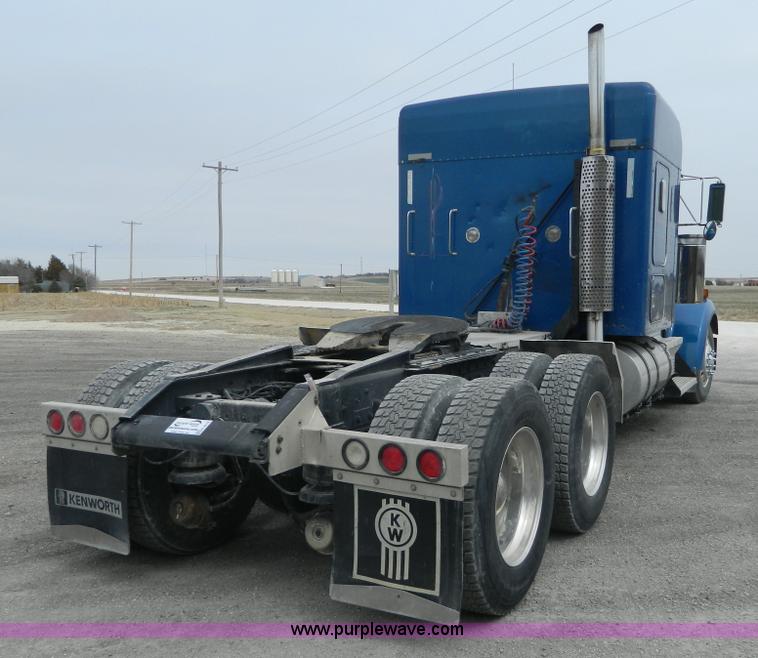 image for item K8014 2000 Kenworth W900L semi truck