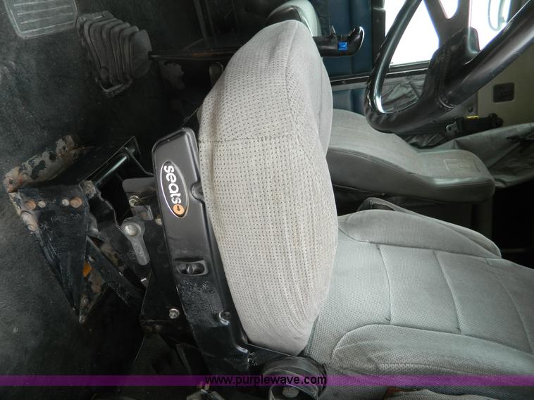 image for item K8014 2000 Kenworth W900L semi truck