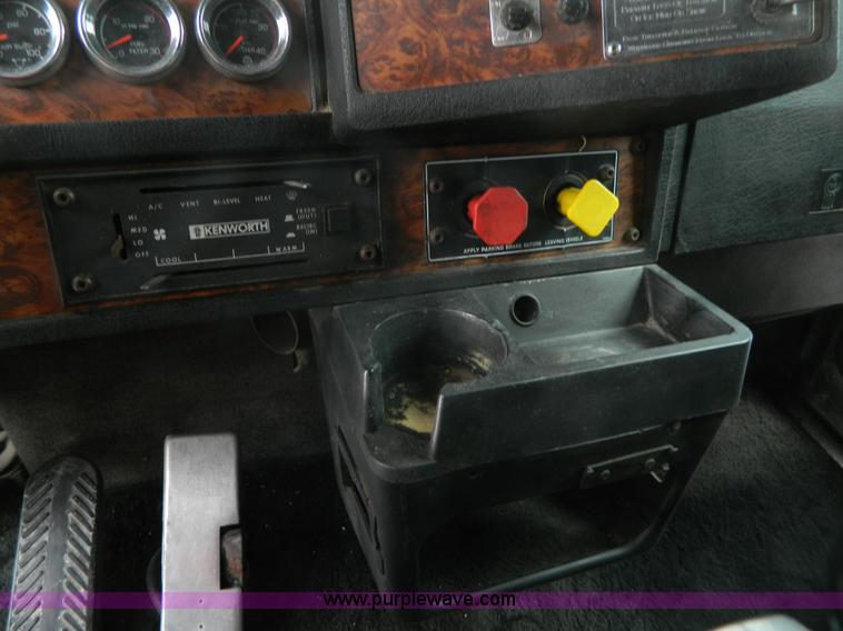 image for item K8014 2000 Kenworth W900L semi truck