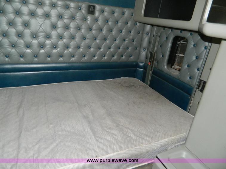 image for item K8014 2000 Kenworth W900L semi truck