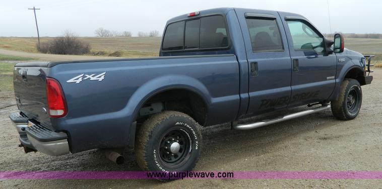 image for item AQ9269 2004 Ford F250 Super Duty Crew Cab pickup truck