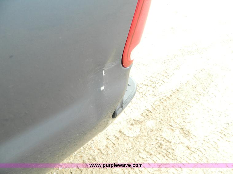 image for item AQ9269 2004 Ford F250 Super Duty Crew Cab pickup truck