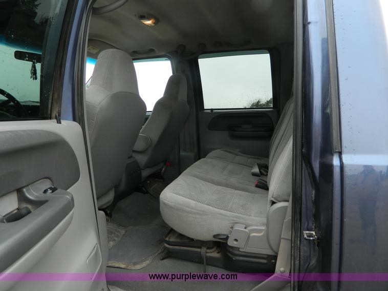 image for item AQ9269 2004 Ford F250 Super Duty Crew Cab pickup truck