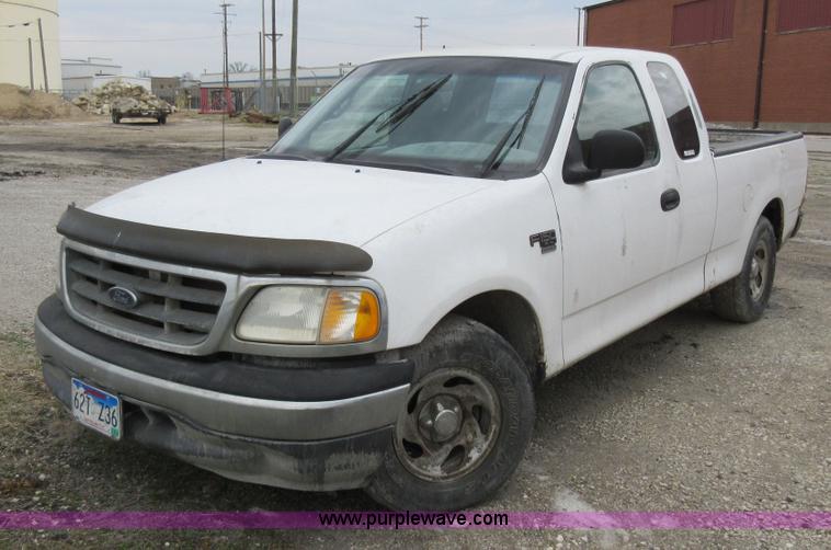 image for item AX9470 2001 Ford F150 SuperCab pickup truck