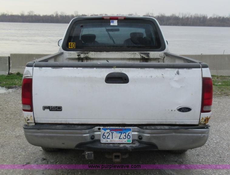 image for item AX9470 2001 Ford F150 SuperCab pickup truck