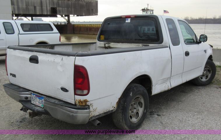 image for item AX9470 2001 Ford F150 SuperCab pickup truck