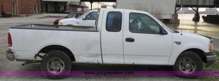image for item AX9470 2001 Ford F150 SuperCab pickup truck