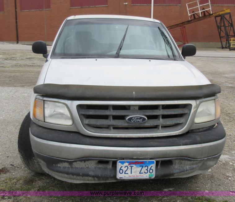 image for item AX9470 2001 Ford F150 SuperCab pickup truck