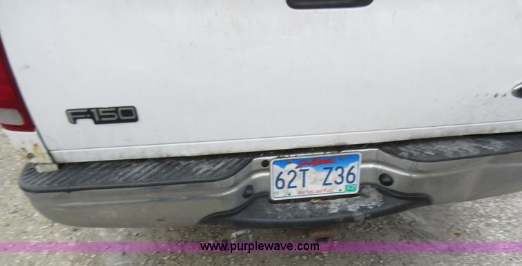 image for item AX9470 2001 Ford F150 SuperCab pickup truck