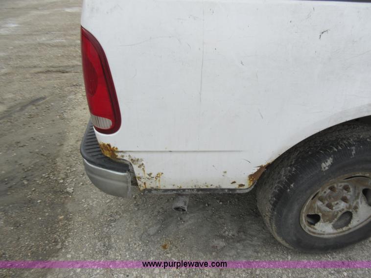 image for item AX9470 2001 Ford F150 SuperCab pickup truck