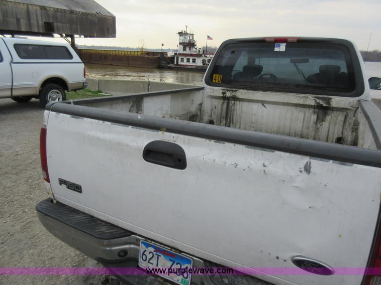 image for item AX9470 2001 Ford F150 SuperCab pickup truck