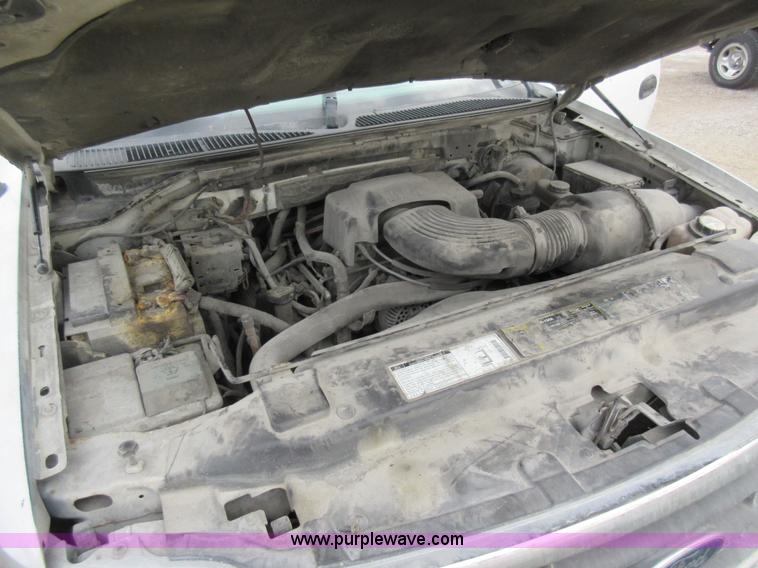 image for item AX9470 2001 Ford F150 SuperCab pickup truck