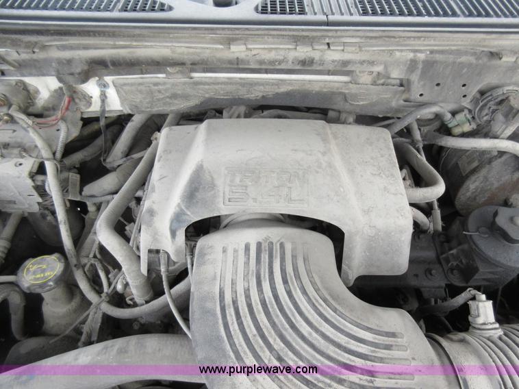 image for item AX9470 2001 Ford F150 SuperCab pickup truck