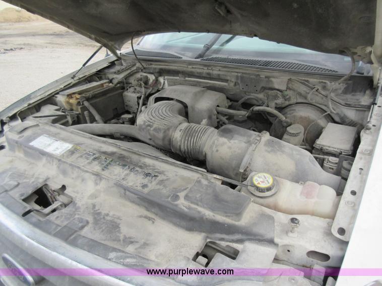 image for item AX9470 2001 Ford F150 SuperCab pickup truck