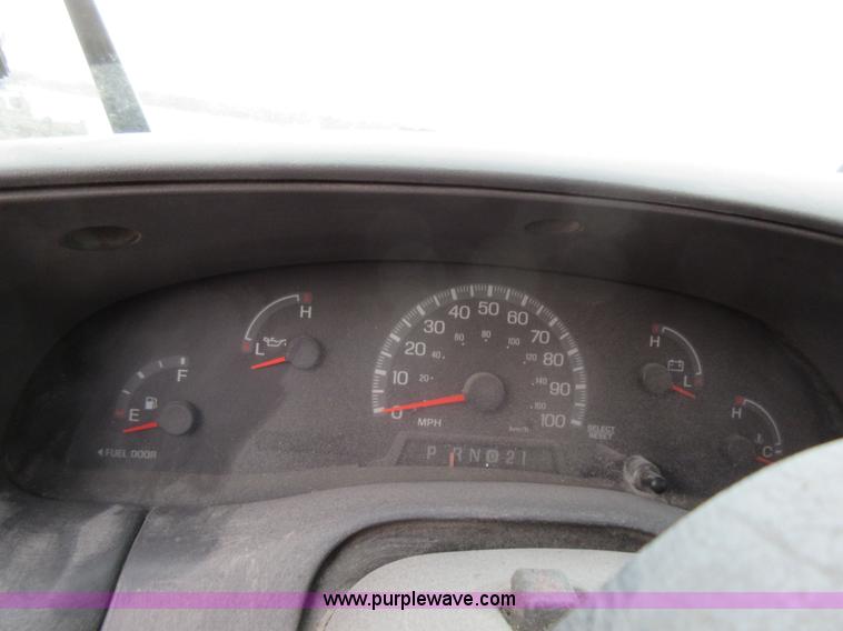 image for item AX9470 2001 Ford F150 SuperCab pickup truck