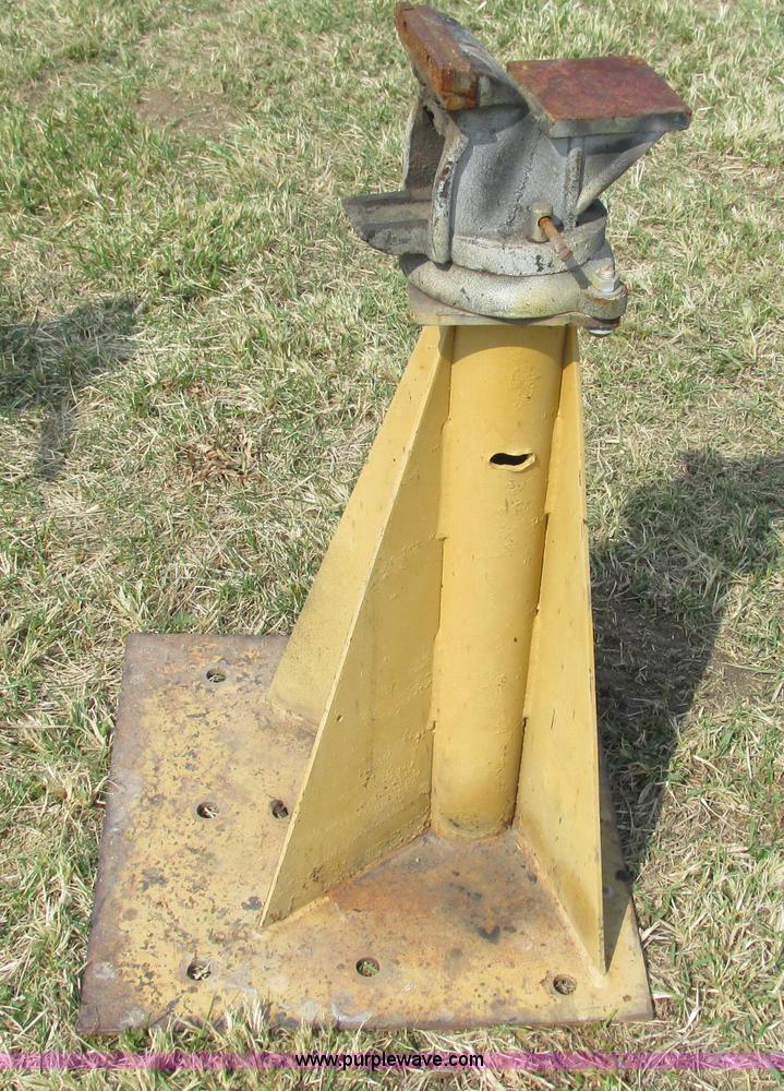 image for item AY9939 Assorted items