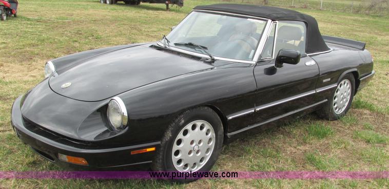 image for item AY9940 1992 Alfa Romeo Spider Veloce convertible