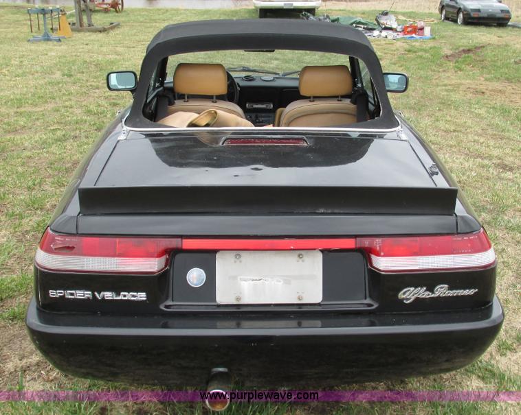 image for item AY9940 1992 Alfa Romeo Spider Veloce convertible