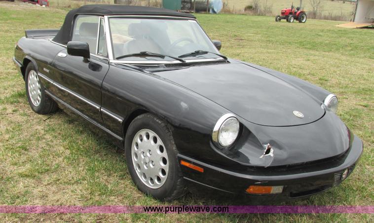 image for item AY9940 1992 Alfa Romeo Spider Veloce convertible