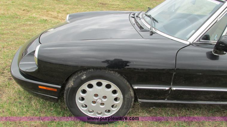 image for item AY9940 1992 Alfa Romeo Spider Veloce convertible