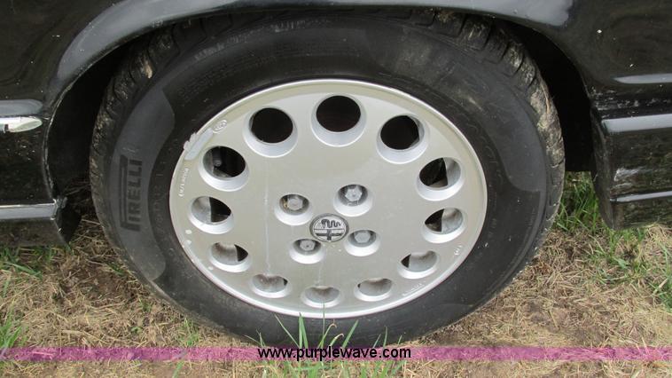 image for item AY9940 1992 Alfa Romeo Spider Veloce convertible