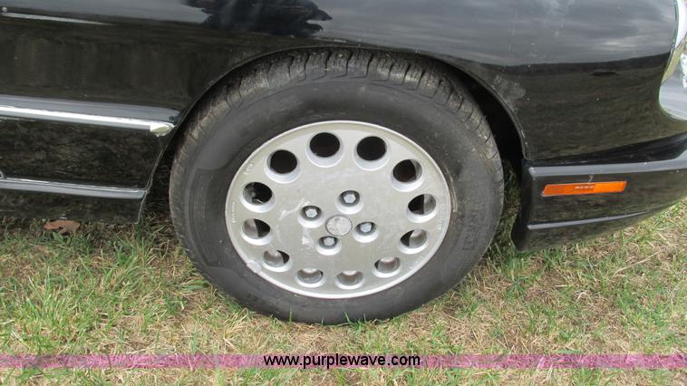 image for item AY9940 1992 Alfa Romeo Spider Veloce convertible