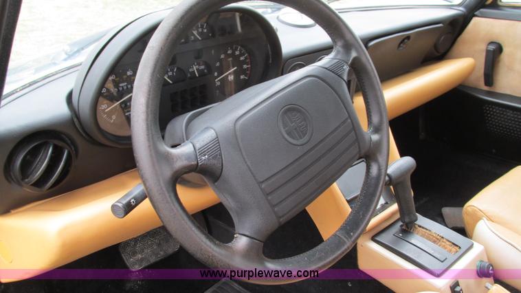 image for item AY9940 1992 Alfa Romeo Spider Veloce convertible