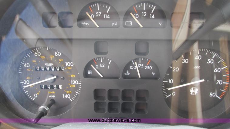 image for item AY9940 1992 Alfa Romeo Spider Veloce convertible