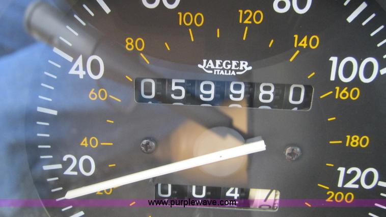 image for item AY9940 1992 Alfa Romeo Spider Veloce convertible