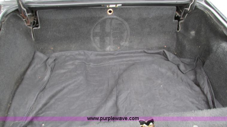 image for item AY9940 1992 Alfa Romeo Spider Veloce convertible