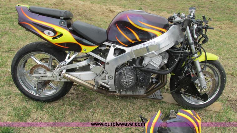 image for item AY9941 1996 Honda CBR900RR motorcycle