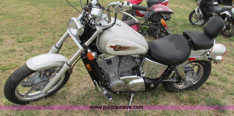 image for item AY9943 1997 Honda Shadow VT1100C motorcycle