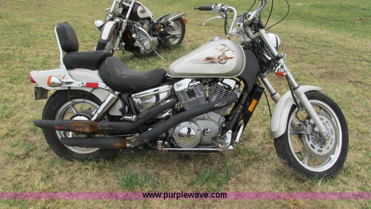 image for item AY9943 1997 Honda Shadow VT1100C motorcycle