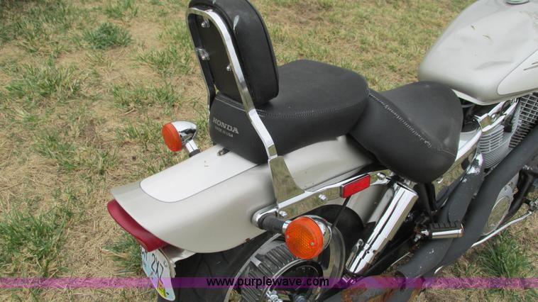 image for item AY9943 1997 Honda Shadow VT1100C motorcycle