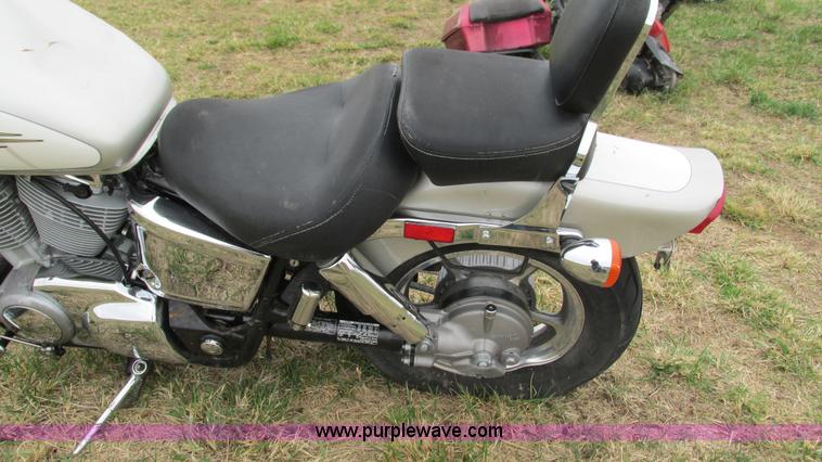image for item AY9943 1997 Honda Shadow VT1100C motorcycle