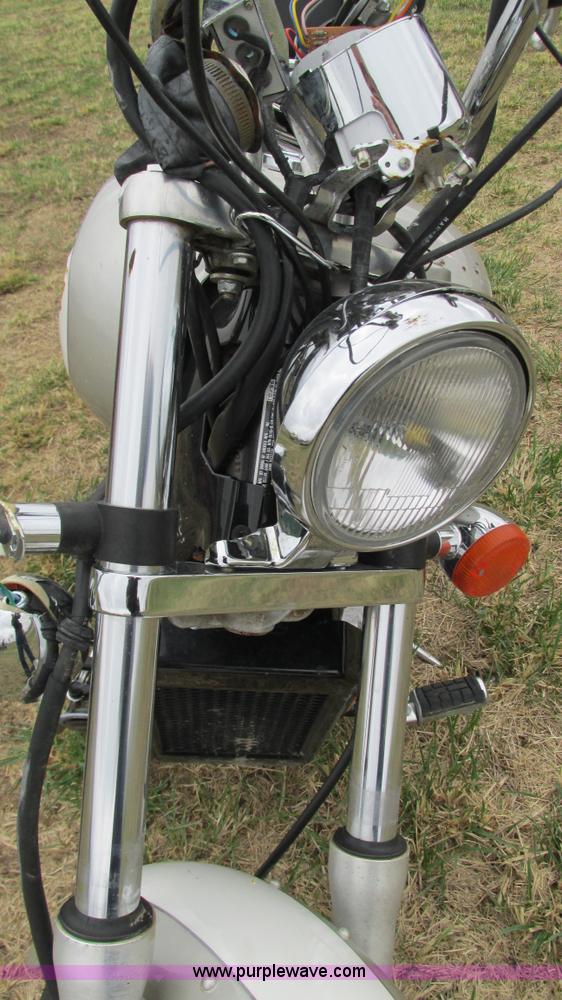image for item AY9943 1997 Honda Shadow VT1100C motorcycle