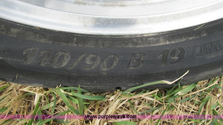 image for item AY9943 1997 Honda Shadow VT1100C motorcycle