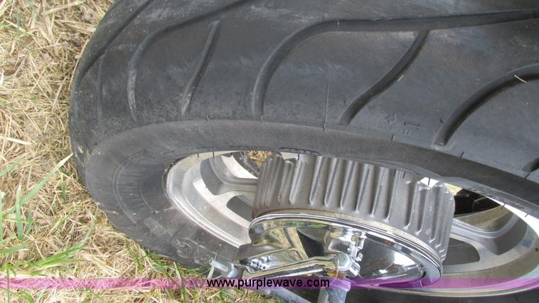 image for item AY9943 1997 Honda Shadow VT1100C motorcycle