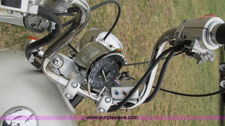 image for item AY9943 1997 Honda Shadow VT1100C motorcycle