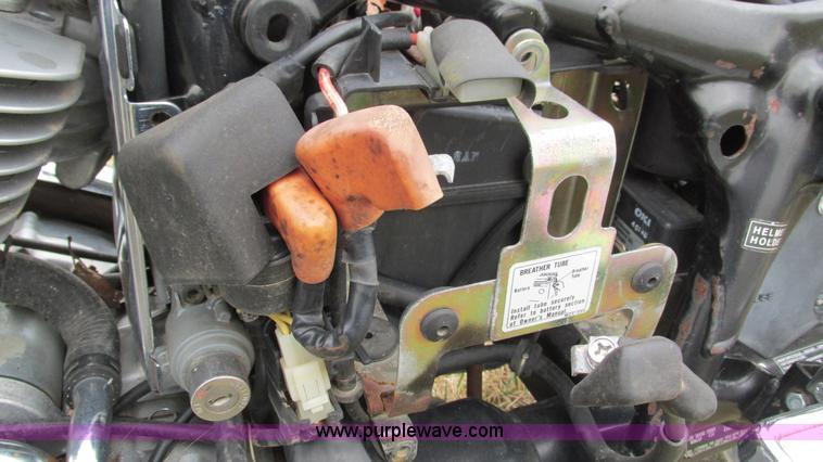 image for item AY9944 1995 Honda Shadow VT1100C motorcycle